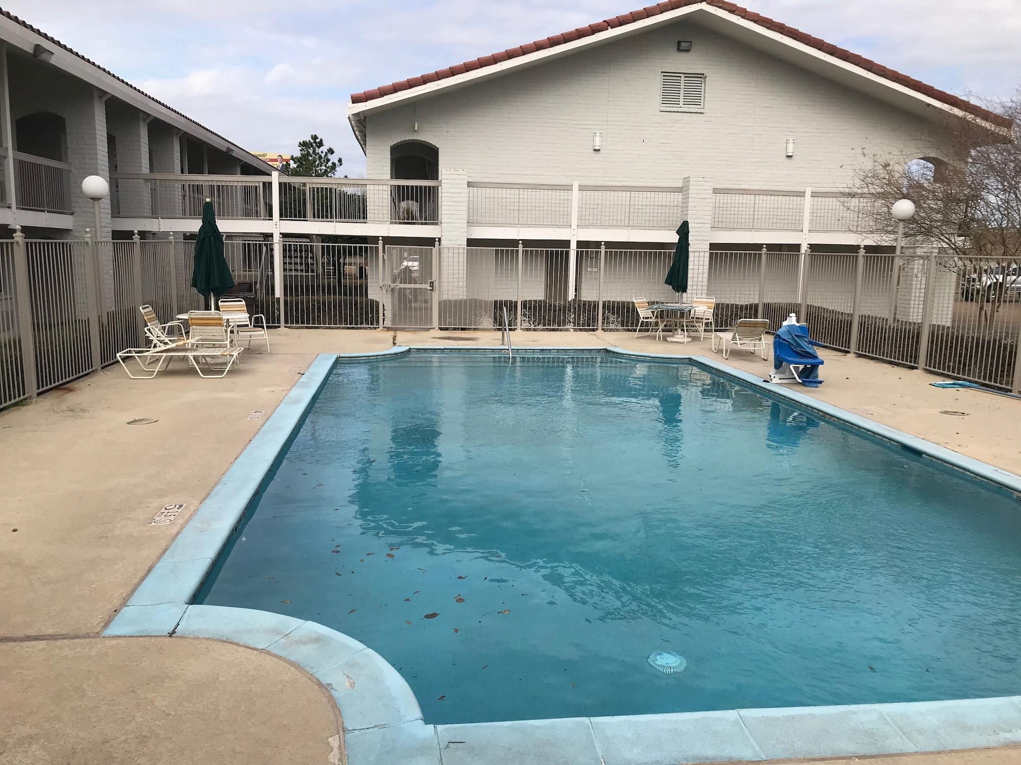 Days Inn By Wyndham Sulphur West Exterior photo